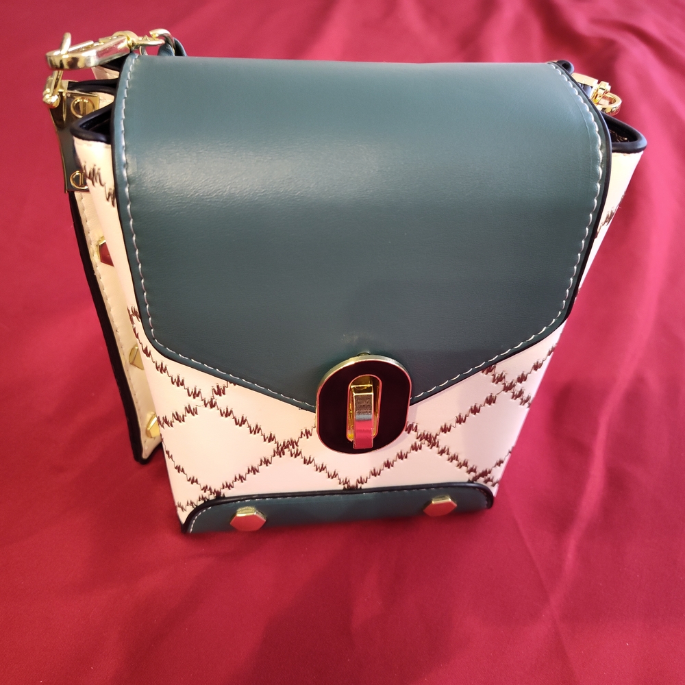 Elegant Green and White Women's Bag
